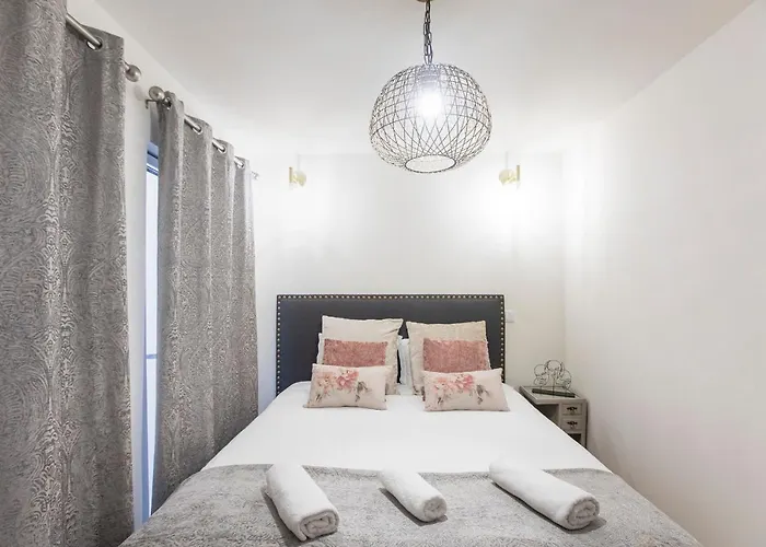 Apartment Alma Do - With Ac Porto